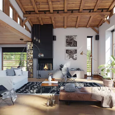 Ein repräsentatives Wohnzimmer im Landhausstil in einem Chalet mit einer weißen Couch, einem Kamin und schöner Holzdecke.
